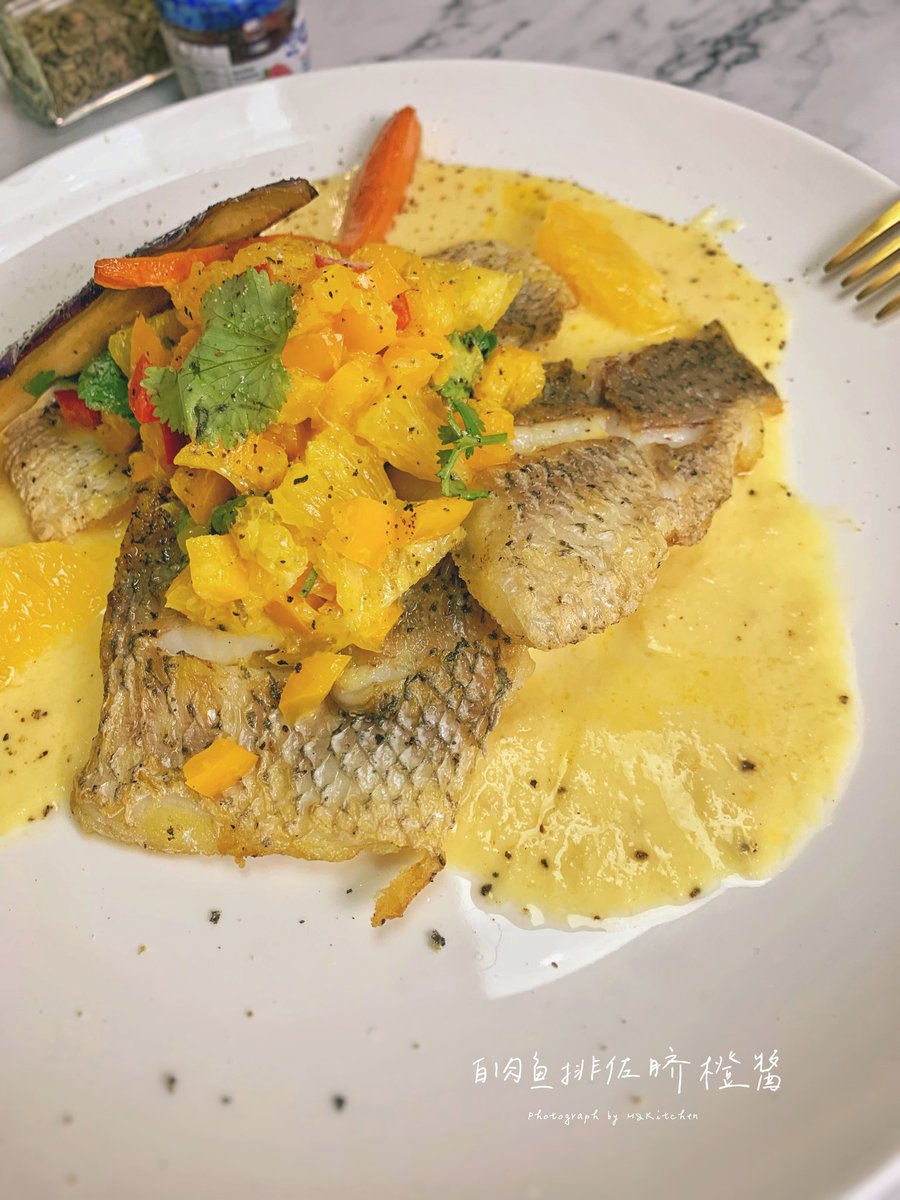 shaqs_kitchen's tweet photo. 白肉鱼排佐香橙酱 https://t.co/TIlhI3AUGd