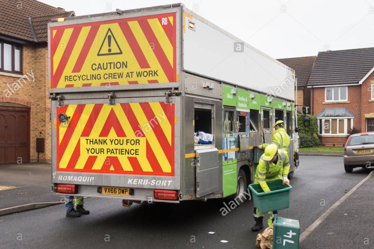 #Friday in #Gloucester means refuse collection for many!
Refuse collectors #massiveheros keep our streets clean, collect our rubbish!
Imagine if they can’t work! #Respect Say hello!! Be courteous to these #communityheros Not everyone can #workfromhome