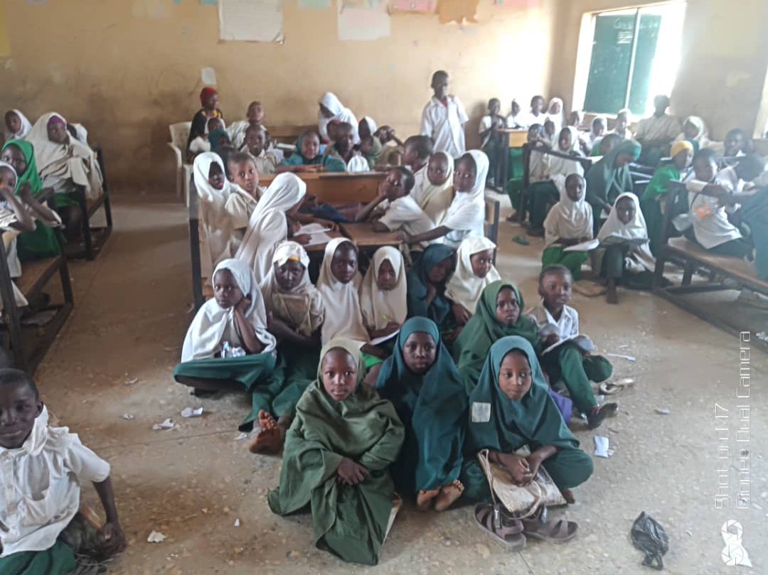 leads_nigeria's tweet image. #corruptionmustGO
#KDSTATNES 
LANW supported by  @macfound visited UBE S/G NASSARAWA ChiKun LGA. The school is in need of furnitures and renovation of Block A, B and C
 @SholaOga @KadunaSubeb @ogpkaduna @Kaduna_MoE @openUBEC @GovKadu