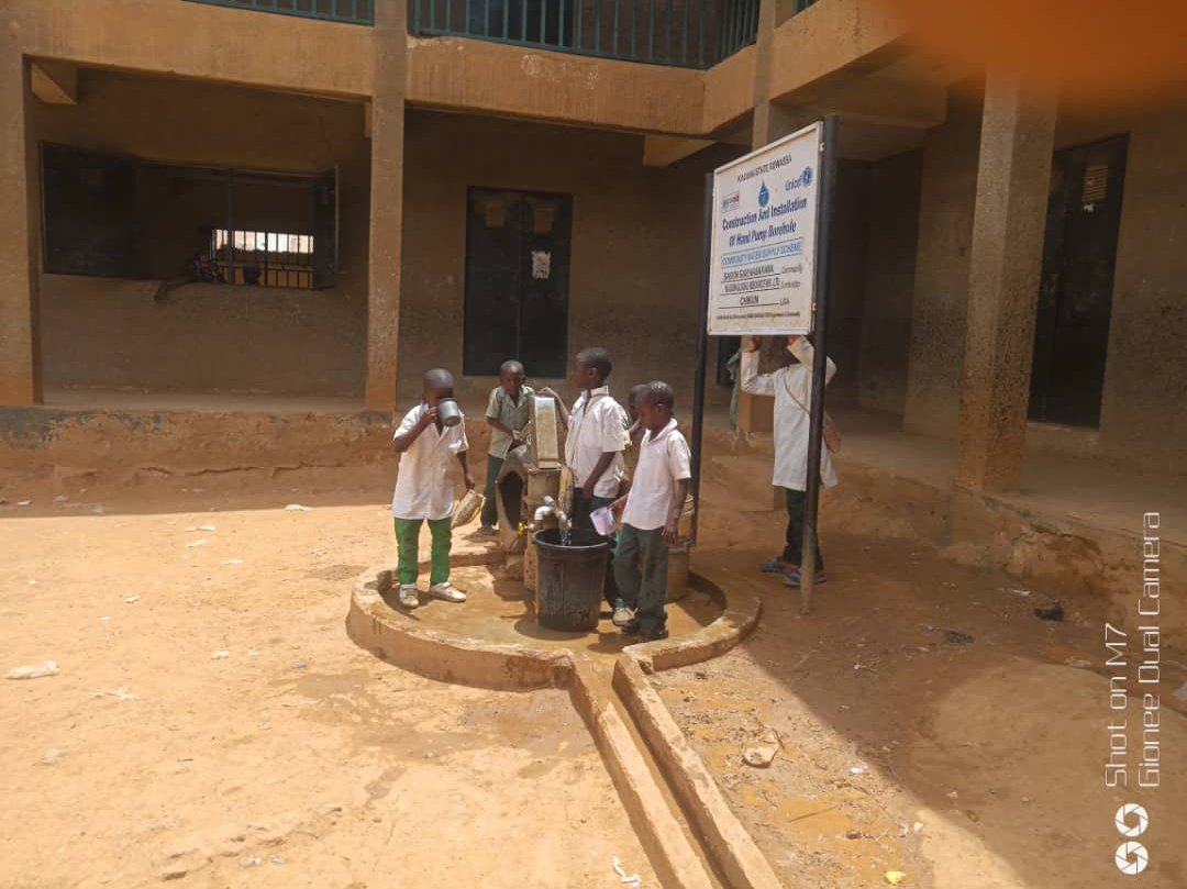 leads_nigeria's tweet image. #corruptionmustGO
#KDSTATNES 
LANW supported by  @macfound visited UBE S/G NASSARAWA ChiKun LGA. The school is in need of furnitures and renovation of Block A, B and C
 @SholaOga @KadunaSubeb @ogpkaduna @Kaduna_MoE @openUBEC @GovKadu