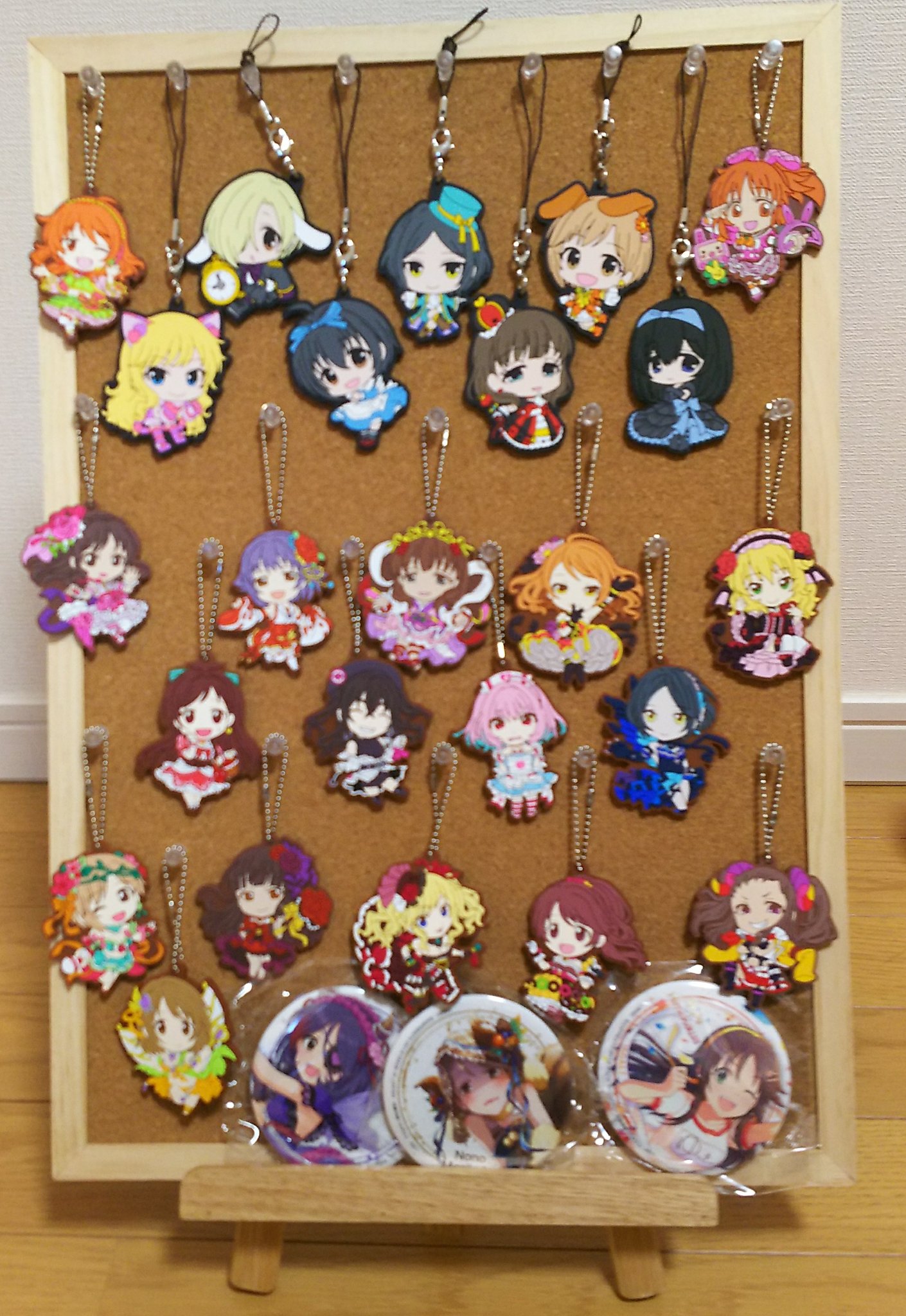 ごおらぎじゅや ラバストが増えてきたので コルクボードとイーゼルで飾ってみました うん いい感じ 可愛い T Co 3b7sq5qv5i Twitter