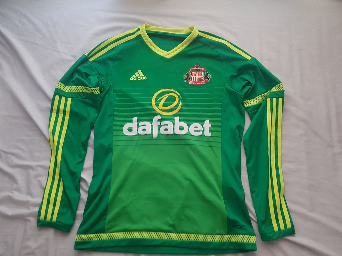 Working from home and not leaving the house thread:Day 1:Sunderland away, 2015/16.Bogging, no idea why I bought it. Even worse in long sleeves. 4/10.