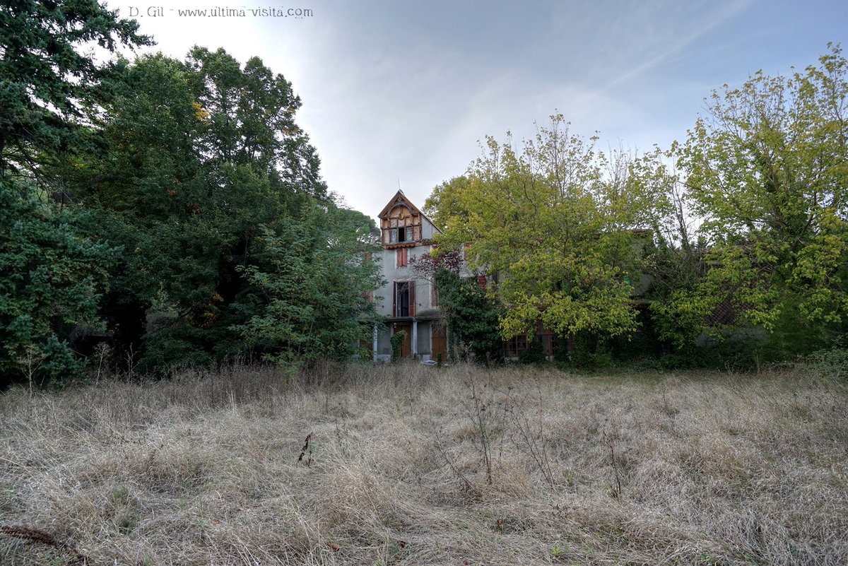 Villa Napoleón

#Urbex #urban #urbandecay #urbanexploration #abandoned #abandonedplaces #decay #haikyo #photography #CreepyPlaces #AbandonedSpain #abandonedFrance  <a href="/urbexa_es/">URBEXA (en español)</a>