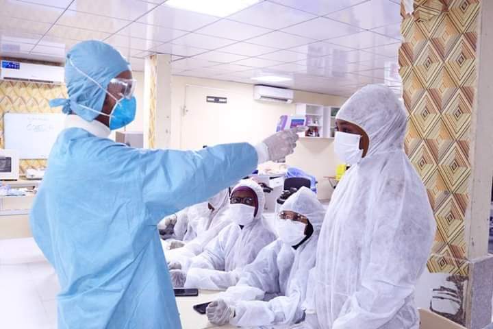 SomPundit's tweet photo. Salaam University in Mogadishu launches students training for Cronavirus infection for her medical college students. #covid19somalia

 It's really great to see the country preparing for this pandemic. Great job guys 👏👏 let's replicate this at every federal state.

📷 @MAQSO4 https://t.co/MM3Yv4L8i2