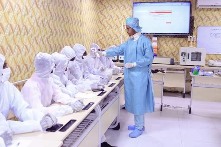 SomPundit's tweet photo. Salaam University in Mogadishu launches students training for Cronavirus infection for her medical college students. #covid19somalia

 It's really great to see the country preparing for this pandemic. Great job guys 👏👏 let's replicate this at every federal state.

📷 @MAQSO4 https://t.co/MM3Yv4L8i2