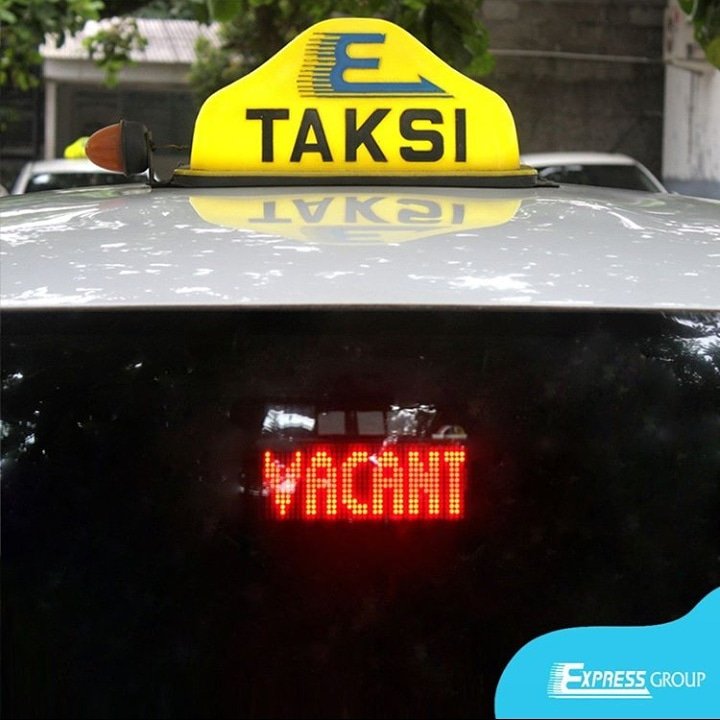 Setiap Taxi Express terdapat lampu LED yang menjelaskan status Taxi Express

Vacant: Tidak ada penumpang

Hired: Sudah ada penumpang

Reserved: Sudah dipesan melalui call center