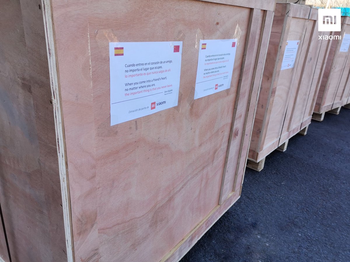 "Cuando entras en el corazón de un amigo, no importa el lugar que ocupes". (Don Quijote).
Ante la situación actual, Xiaomi ha enviado este cargamento de mascarillas al <a href="/sanidadgob/">Ministerio de Sanidad</a>. Vivimos tiempos difíciles, pero estos no perdurarán. #QuédateEnCasa y ante todo #GraciasHéroes.