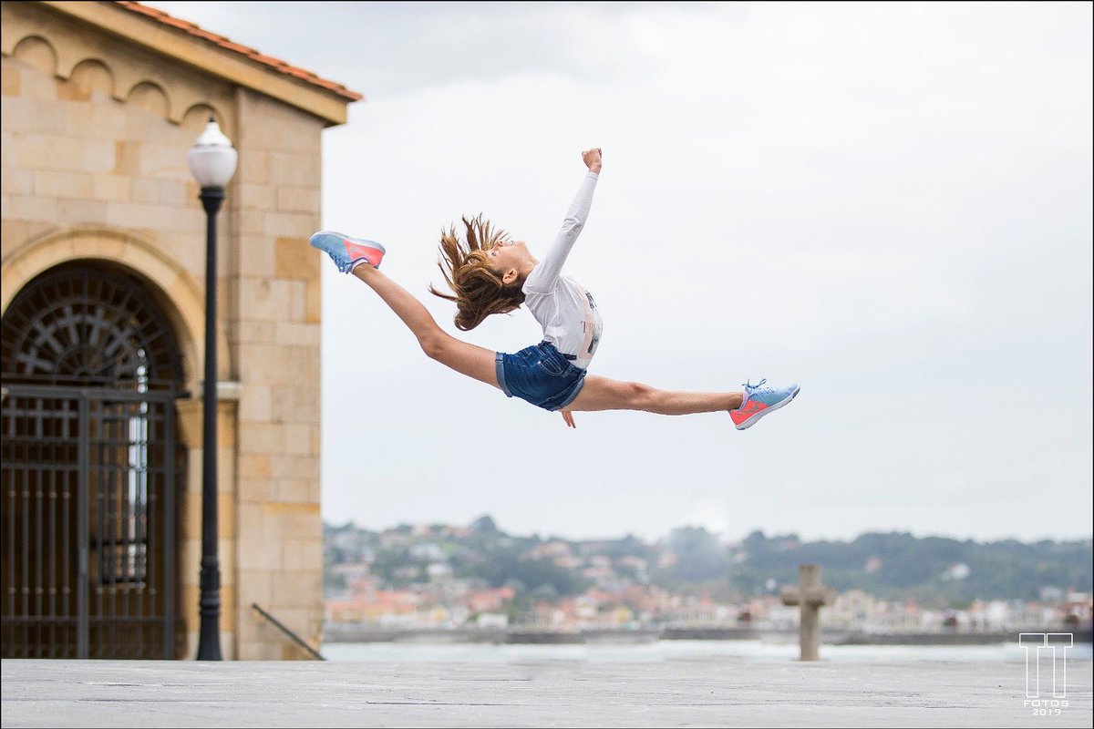 Recordando el verano pasado y deseando que todo vuelva pronto a la normalidad para poder volver a hacer fotos como esta de la Ana de <a href="/crgalaica/">club ritmica galaica</a> ! #QuedateEnCasa