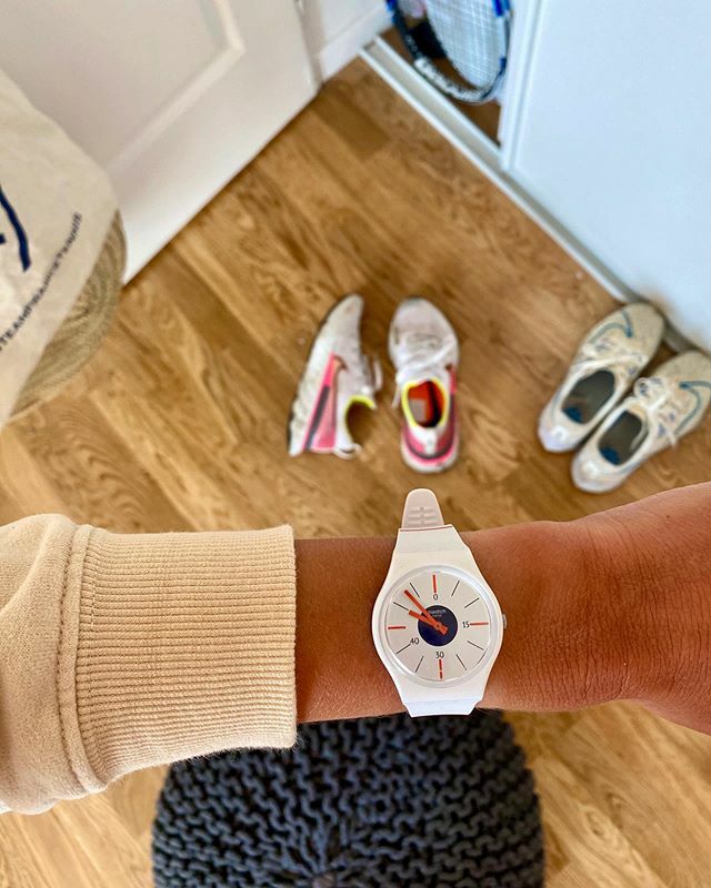 grainedesportiv's tweet photo. L’heure de la pause « estivale » et de laisser les baskets au placard 🏃🏼‍♀️
J’ai renoncé à mettre ma @garminfrance qui me dit de me bouger toutes les 15 minutes 🤓 au profit d’une montre non connectée qui ne donne l’heure que en 15:40 😂
Sur mon blog, je v… https://t.co/2UCqixfVEn https://t.co/rpyoX9n7hz