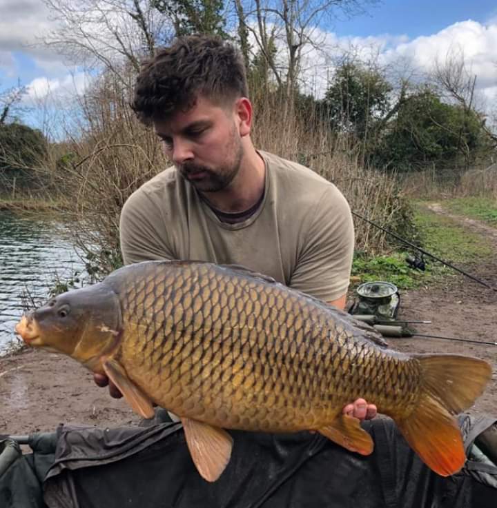 Steve Osbourne with a 23lb 5oz Common from Kingfisher Lake in caught on his first trip using Triple-N! The fish fell to a piece of slow sinking maize with a PVA mesh bag of crushed Triple-N boilies attached to the rig and a handful of Triple-N freebies scattered over the spot.