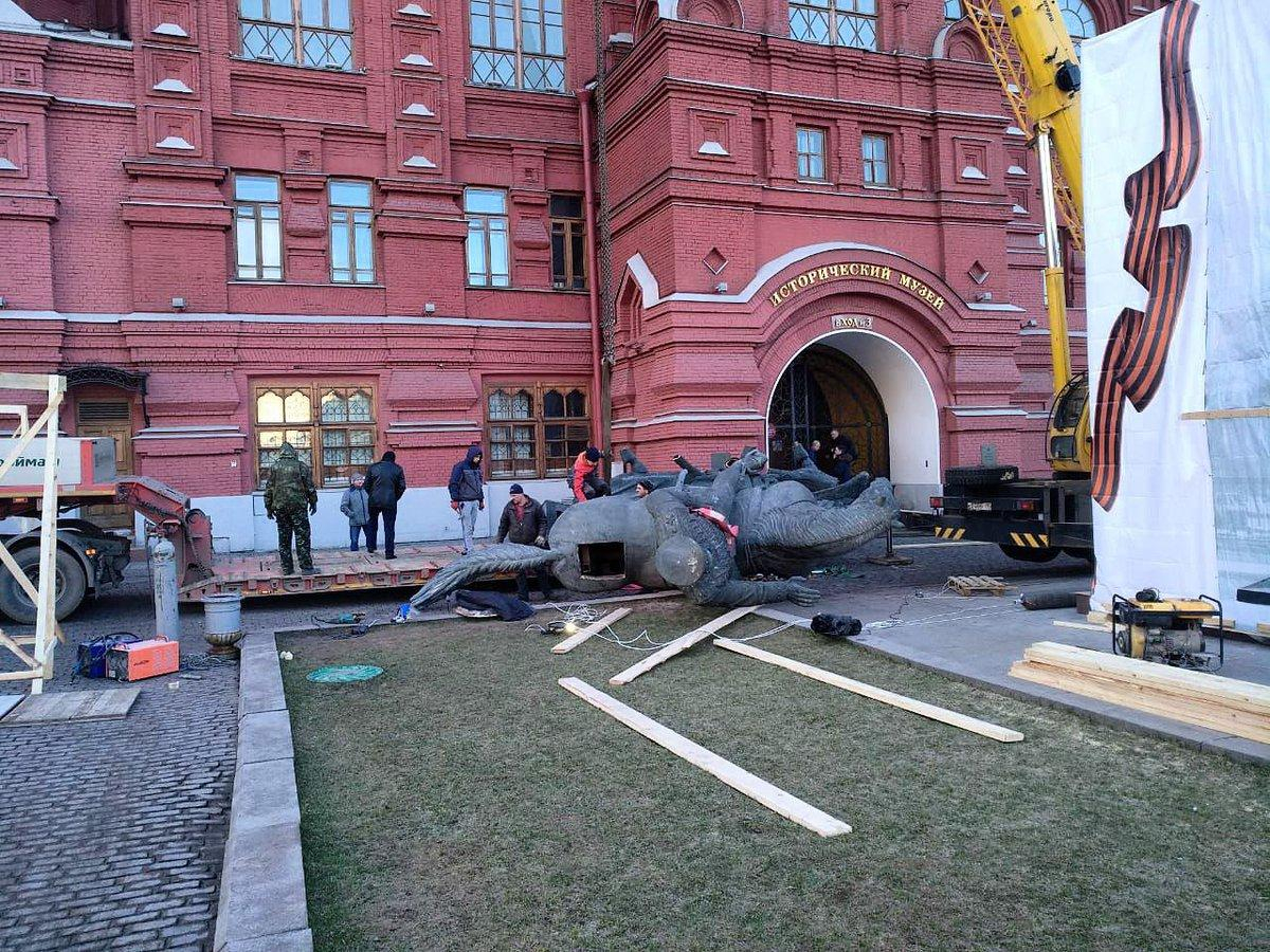 памятник георгий жуков в москве