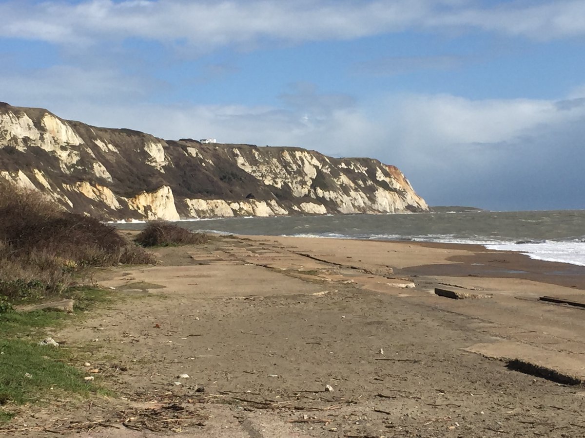 KentEyeMag's tweet photo. #SocialDistanacing from others, but still want to get out and enjoy the outdoors solo?We discover the beautiful East Cliff &amp; Warren Country Park in #folkestone - a challenging but rewarding #walkinkent
More in the next issue of #KentEyeMag out next week https://t.co/o35OCrm73I https://t.co/YKcfI1e3FD