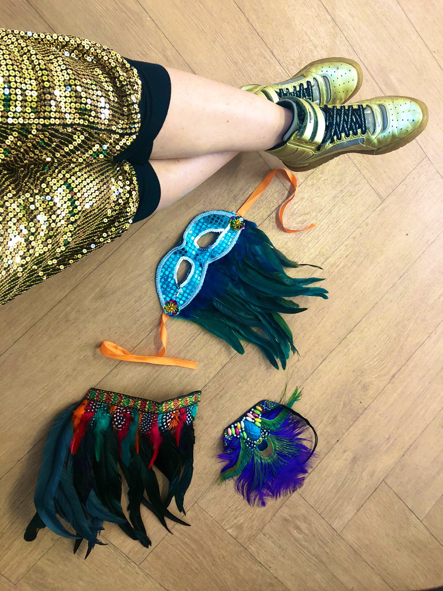 A Brazilian Carnival dance workshops in St Peter’s Primary in Hammersmith yesterday - for our last dance workshop before schools shut down. Providing fun dance workshops and giving the pupils a chance to Samba their socks off!! #samba #braziliandance #stpetersprimary #workshops