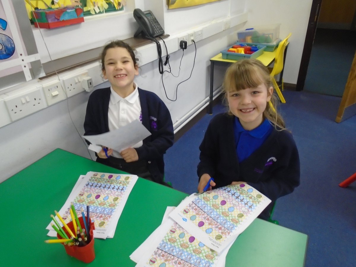 OWPScaterpillar's tweet photo. We are doing Easter crafts and still smiling 🙂🐛#TeamCaterpillars https://t.co/MSnAwRMCHM