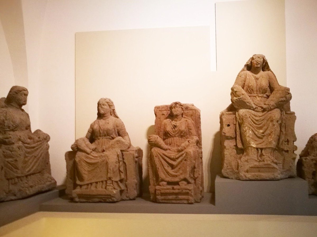 ClassiCultit's tweet photo. Il culto di Mater Matuta nelle fonti antiche #matermatuta #Roma #Capua https://t.co/mEv9sh7ojm https://t.co/mKRrr4C7ld