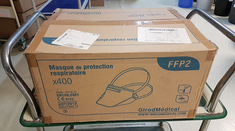 EtsConty's tweet photo. Parce que les moments sont difficiles... La solidarité n'est plus que jamais indispensable... #EtsConty veut contribuer à l'effort collectif... Nous avons distribué 300 masques FFP2 au personnel soignant d'un centre hospitalier. Ensemble, luttons contre le #Coronavirus https://t.co/KAWYWTGRVH