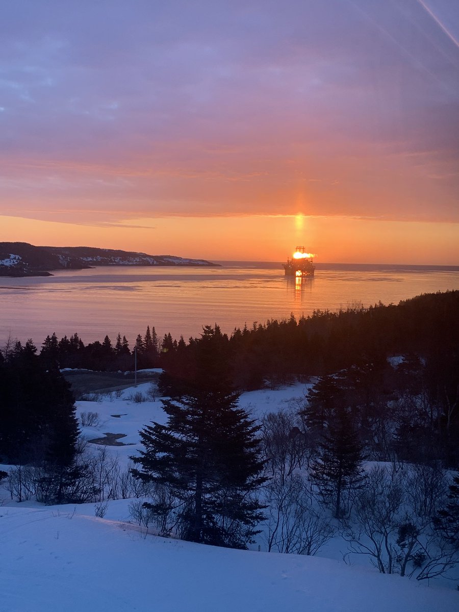 deirdraw's tweet image. Smile friends it’s the first day of spring 🌅 #nlwx #nl