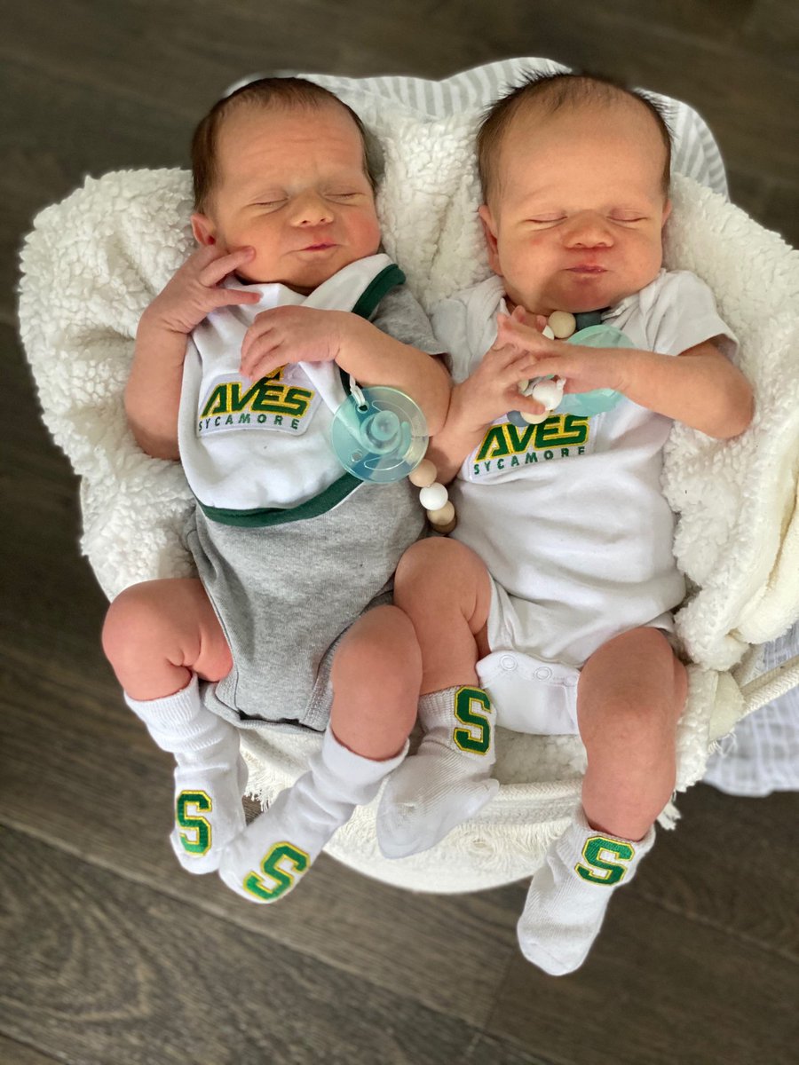We have two new Aviators!!!   These twins are the grandsons of Christine and Randy Lothrop and the sons of   Catherine and Zach Glenn.  
Go Aves! From Zachary &amp;Elijah😊