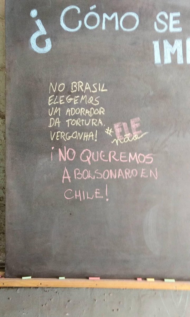 calixto_ms's tweet photo. #tb02 no segundo dia a gente foi na FAU e fumamos uma palhinha pra não perder o costume
vimos q os chilenos tb n gostam do biroliro
e enfiei uma tesoura no meu joelho https://t.co/68kxvm2K8F