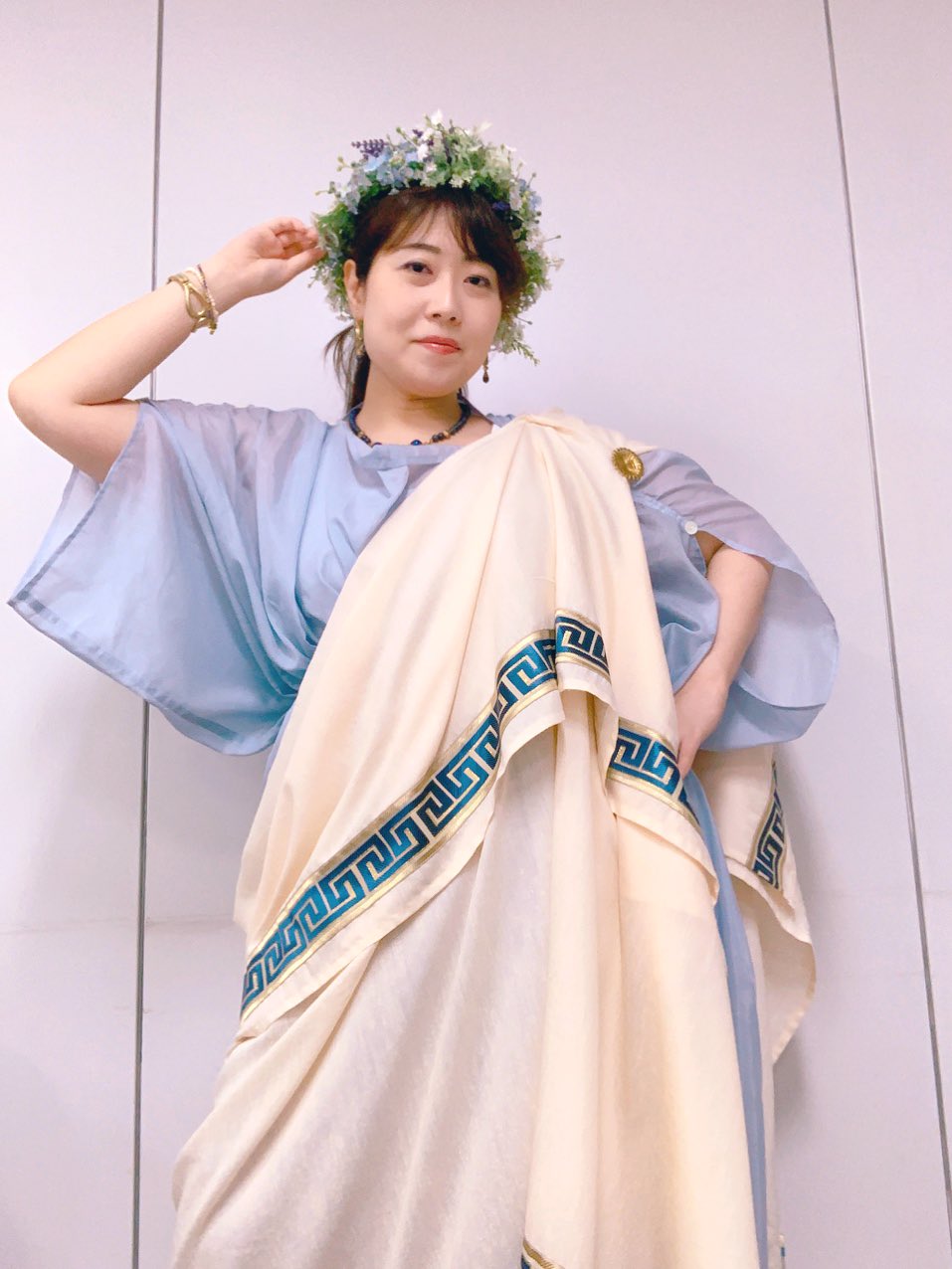 藤村シシン ハロウィンナイト 今日の古代ギリシャ服 下は濃い色のキトンで 上により淡い色を合わせるのは古代のオシャレ上級者の証ッ 割と評判良かったので ありがとうございます 古代人のファッションセンスは確かだ 私も初めてやりました
