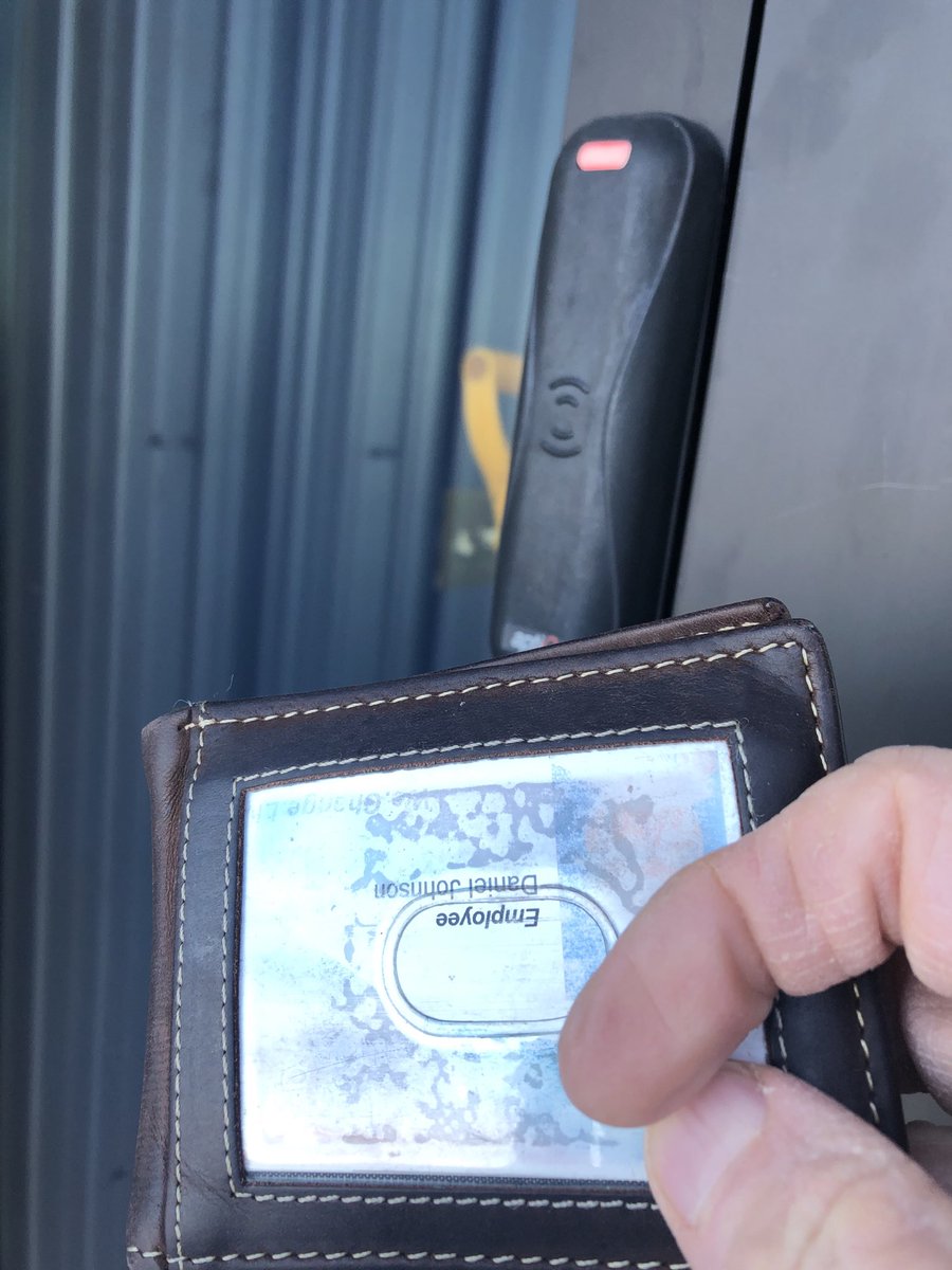 dvl1598's tweet photo. Seems strange having to use key card to get in the building during the day #lifeatLr https://t.co/j0aufxSubc
