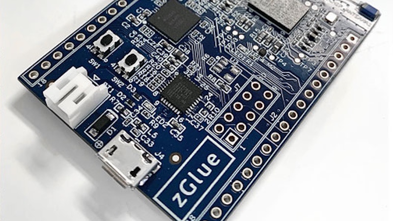 With an nRF52832 MCU plus sensors ranging from accelerometers to heart rate, @zGlue's OmniChip certainly lives up to its name. Now funding via Hackster Launch: bit.ly/2vUt9a4