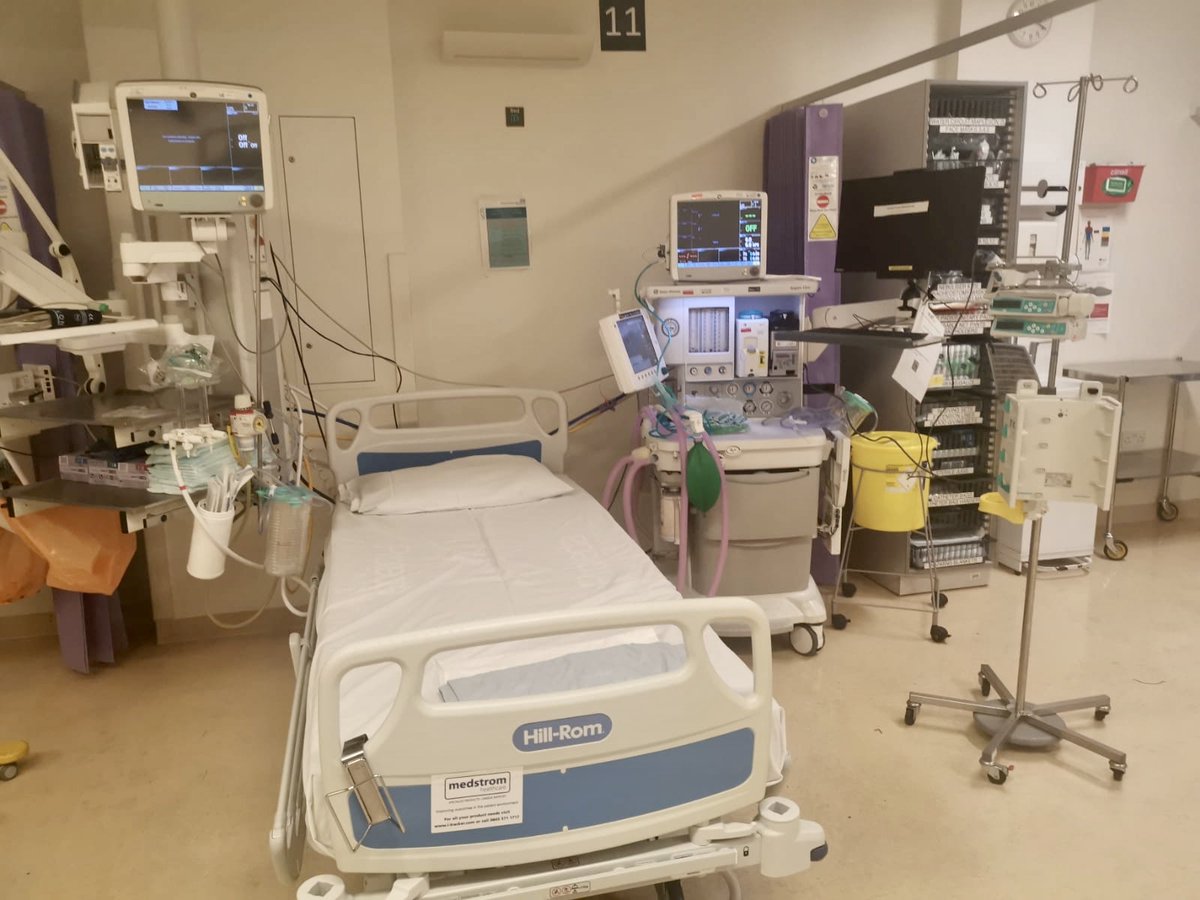 A huge thank you to everyone <a href="/uclh/">UCLH</a>  who transformed our Block Room to Critical Care overnight. Outstanding teamwork &amp; leadership <a href="/MelanieTanDr/">Melanie Tan 💙</a> <a href="/fernie0207/">Elaine Thorpe</a> <a href="/EllieBartlett/">いしかわ まみ</a> Roger Wendy Nordeen Jonaline Archie, Recovery Team, Med Physics Team &amp; our army of TSAs &amp; HCAs #COVID19 ⭐️ 🙌