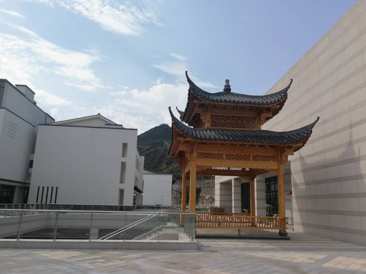AcupspringTea's tweet photo. 新的武夷山行政服务中心,与武夷山茶一样有特色
Beautiful new Wuyi City Administrative Service Center https://t.co/sgrh6KeYd4