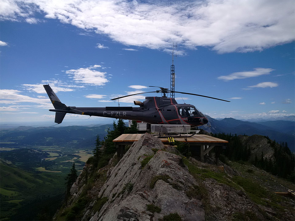 The Airbus-AS350B3e Is the high-performance version of the single engine Ecureuil family. Amazing capabilities that broke the World record for the highest altitude landing and takeoff. #LRHelicopter #Helicopter #Calgary