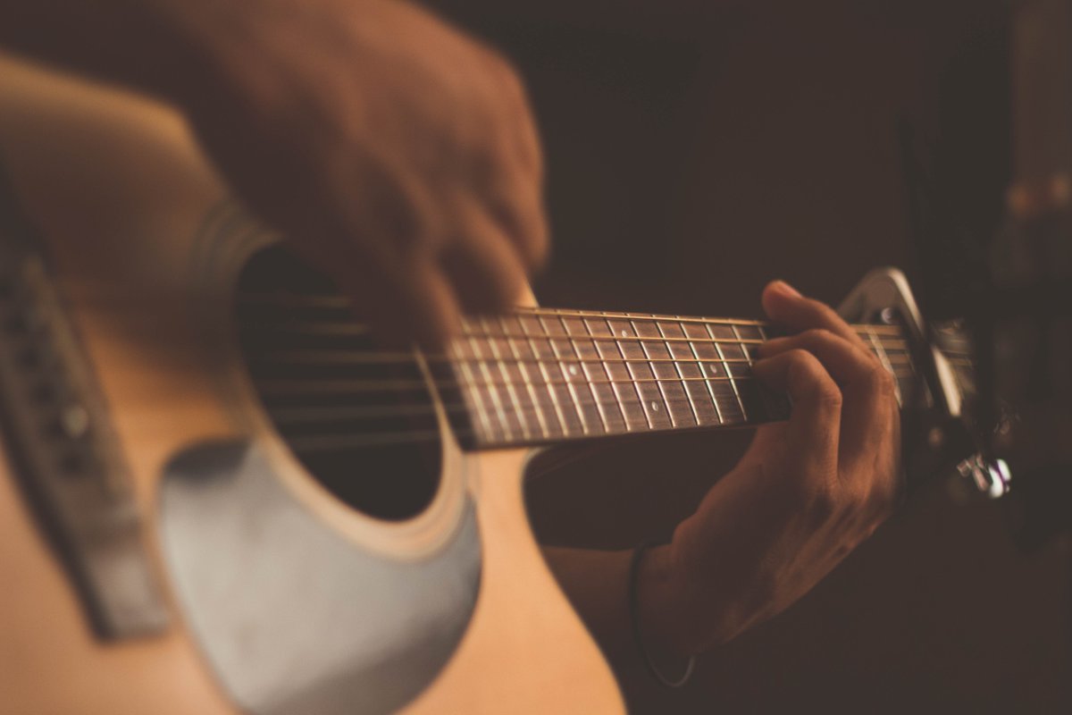 artisticfuel's tweet photo. Screen time optimization -- finally learn guitar w/these digital tools!

#guitarlessons #learnguitar #selftaught #diy #coronavirus #selfisolation

@JamPlay @Fender @yousician @GuitarTricks @ultimateguitar @justinsandercoe @MartySchwartz @andyguitarleeds

https://t.co/xKb4Mo8uE6 https://t.co/zUnYd0gGy6