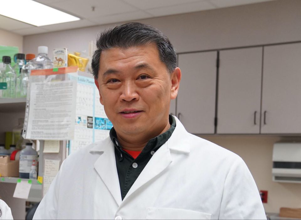 AmericanMed2day's tweet image. Researchers at the @UCF have made a discovery that could be a big breakthrough in the quest to cure #AlzheimersDisease. On #AMT Dr. Karl Chai, Asst. Prof. at the @UCFHealth &amp;amp; one of the lead researchers on the study, joins us to discuss! Listen Saturday on @WFLANews at 12pm!