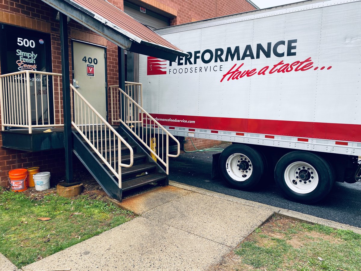 NourishNow's tweet photo. They helped load and transport it to us and what we could not store they took back to their facility to keep in a donated refrigerated truck from #PerformanceFoodGroup. We are grateful to you! Thank you! ππ
See our #PressRelease https://t.co/pjnHhjjnCT
#TogetherWeCan @sfedmv https://t.co/Ic8wENk673