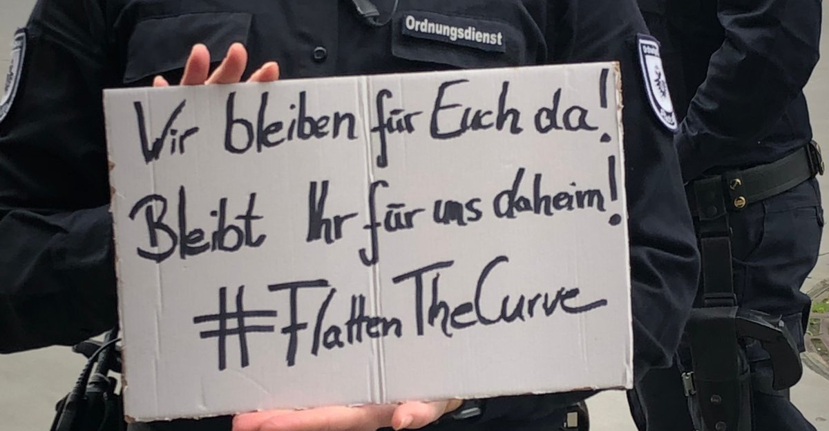 Stadt Köln (@koeln) on Twitter photo Zusammenkünfte von mehr als zwei Personen außerhalb der engeren Familie werden nicht mehr toleriert, dies wird verstärkt kontrolliert. OB <a href="/HenrietteReker/">Henriette Reker</a> & der Krisenstab danken allen, die sich daran halten und so einen wichtigen Beitrag leisten, Infizierungen zu verlangsamen. Zusammenkünfte von mehr als zwei Personen außerhalb der engeren Familie werden nicht mehr toleriert, dies wird verstärkt kontrolliert. OB <a href="/HenrietteReker/">Henriette Reker</a> & der Krisenstab danken allen, die sich daran halten und so einen wichtigen Beitrag leisten, Infizierungen zu verlangsamen.