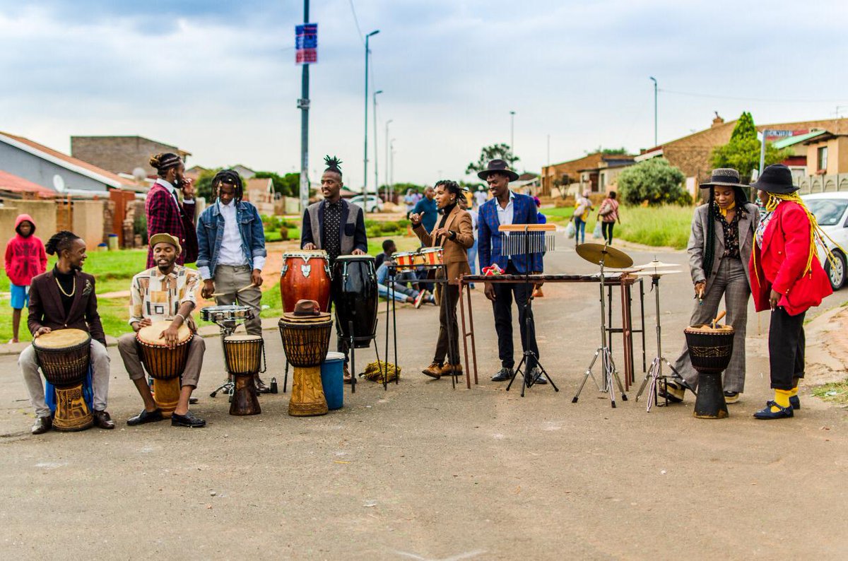 AfricanRhythmSA's tweet photo. New Project ... 

Creativity doesn't wait for that perfect moment. ... 

#africanrhythmsa #healingpower #musicdancefashion #musicunites 

📷 @MasterBrainz | @kayart https://t.co/OfU402LqFe