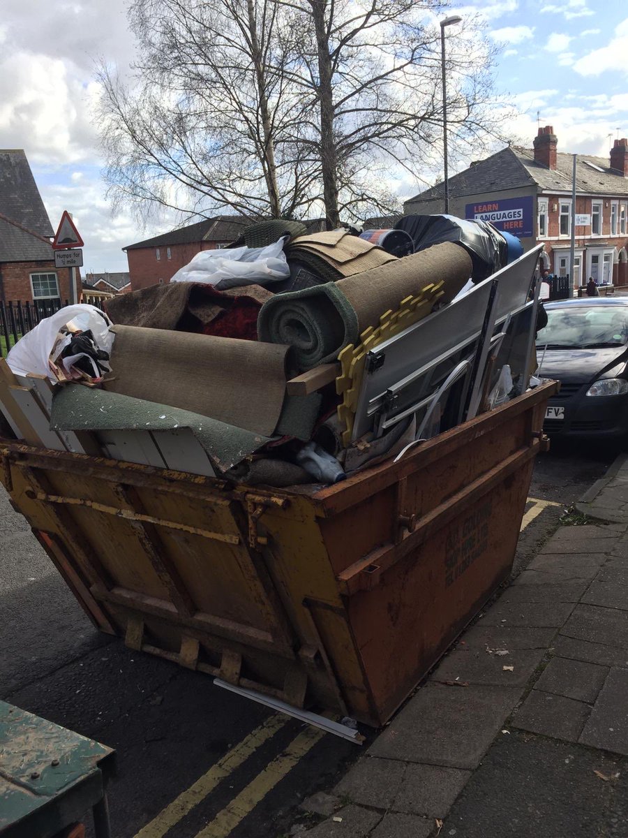 GoldingSkipHire's tweet photo. Please make sure all skips are only filled at level fill not like this one we cannot collect due to health and safety reasons #wastemanagement #Derbyshire #staffordshire #StayAtHomeChallenge #FridayThoughts #greedyboards #overloaded #overloadoftheweek https://t.co/Qu4sC9cR4X
