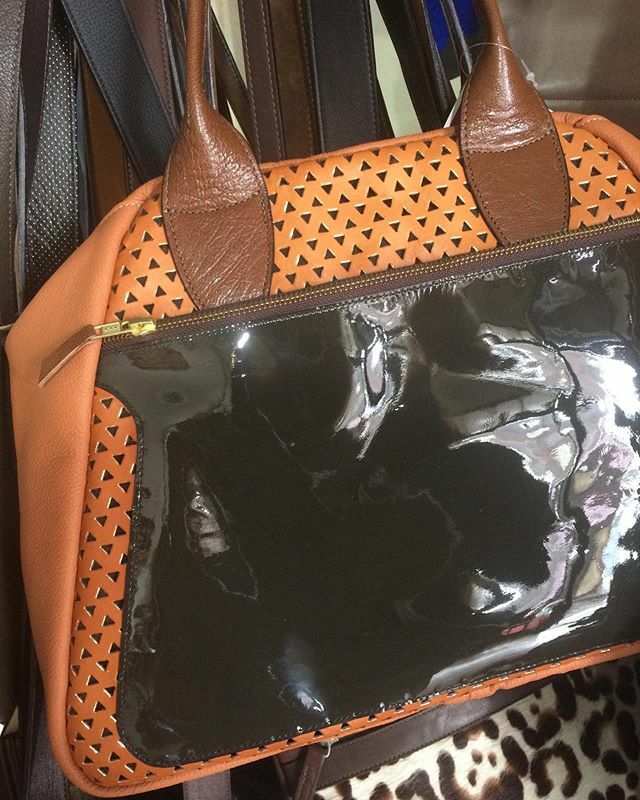 leomonkofficial's tweet photo. We love a tan and khaki mix so here she is, the TERESA, featuring patent leather. Available instore and online.
#teresa #lovetan #tanandkhaki #handmade #proudlyaustralianmade https://t.co/0WsDIhwXtw https://t.co/Be8BGaOChj