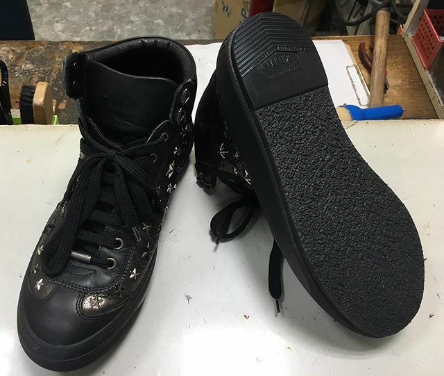 くつ修理なかじま ジミーチュウーーー Jimmychoo ジミーチュウ スタッズスニーカー ソール補強 スニーカー修理 これで長持ちします 靴なかじま T Co Fvku2ukvbw