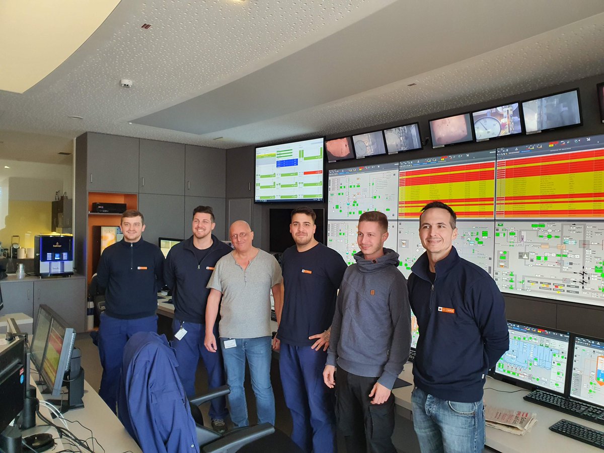 An viel Kraftwerksstandorten werden die Mitarbeiter abgeschottet wohnen - von ihren Familien getrennt. Sie sind die Garantie für den sicheren Betrieb aller Kraftwerke und Müllverbrennungsanlagen, auch wenn es zu einer größeren Infizierung kommen sollte.