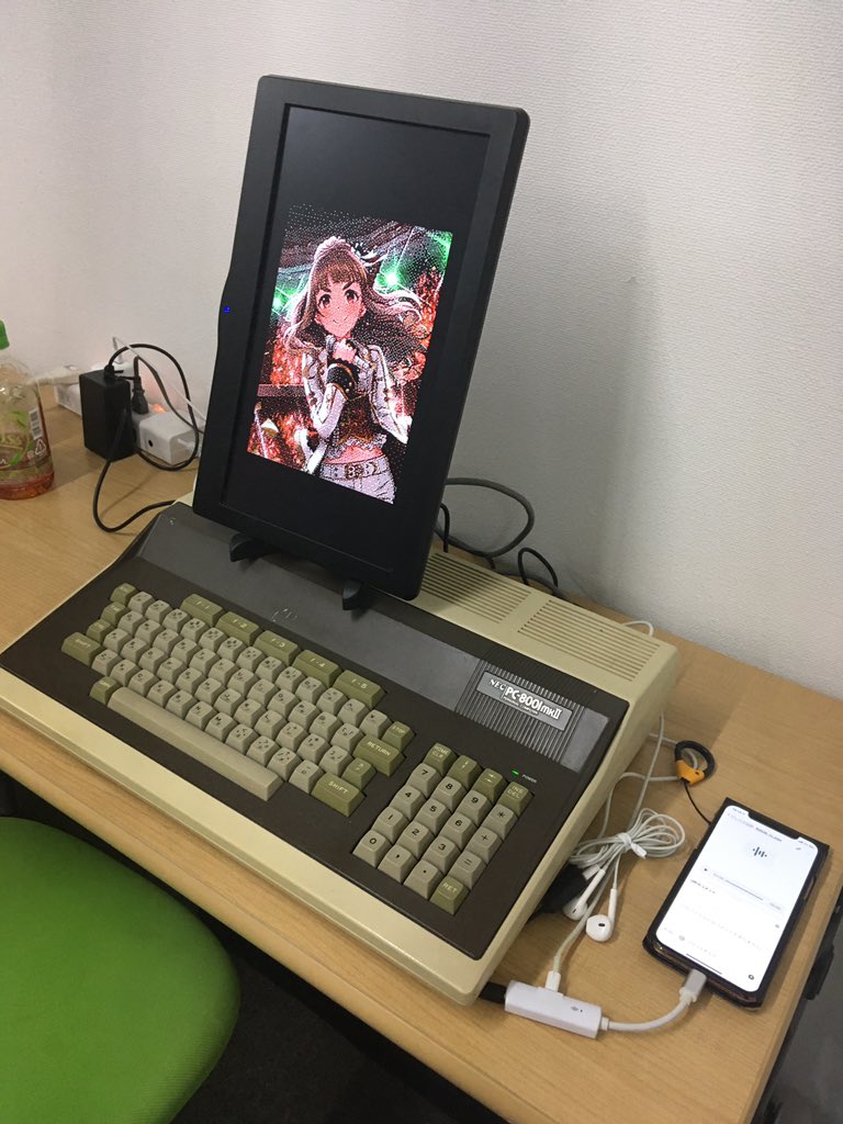 くちびるせんせい Pc 8001mk2は Fm 7対抗馬としての発売だったが Pc 01mk2srにならないと同等にならなかった思い出がある 当時でも８ビット機では速度的に不満たらたらだったけど そもそもpc 9801はゲームに不向きだった