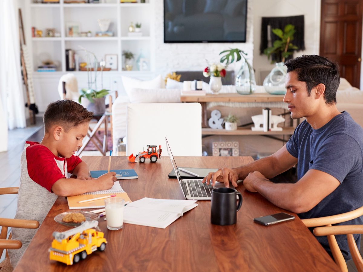 Coronaviruset går hardt utover mange og særlig alle småbedrifter i Norge. Vi har oppsummert noen av tiltakene regjeringen har kommet med, og hvilke rettigheter du har til støtteordninger i denne utfordrende perioden. 

visma.no/blogg/regjerin…