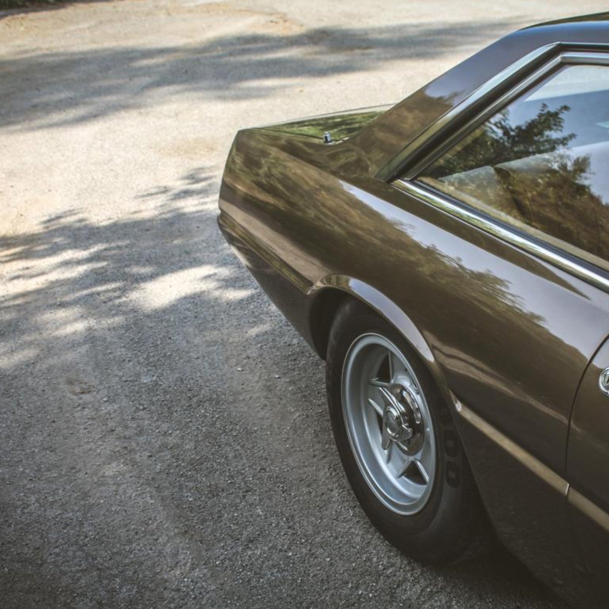 MHDWatches's tweet photo. #FerrariFriday is what we consider to be a modern design classic and very underrated for a long time. Ferrari 365 GT4 2+2. Taking design influence from the best places especially when they are metallic brown #MHDCarspot #MHDTime #MHDwatches
.
.
. https://t.co/38DnT2cvqy