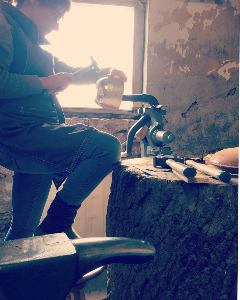 sarah_denny's tweet photo. Keeping going to the beat of the hammer...👍🏻 #silvermith #planishing #inthesunshine https://t.co/tZOqempVh8