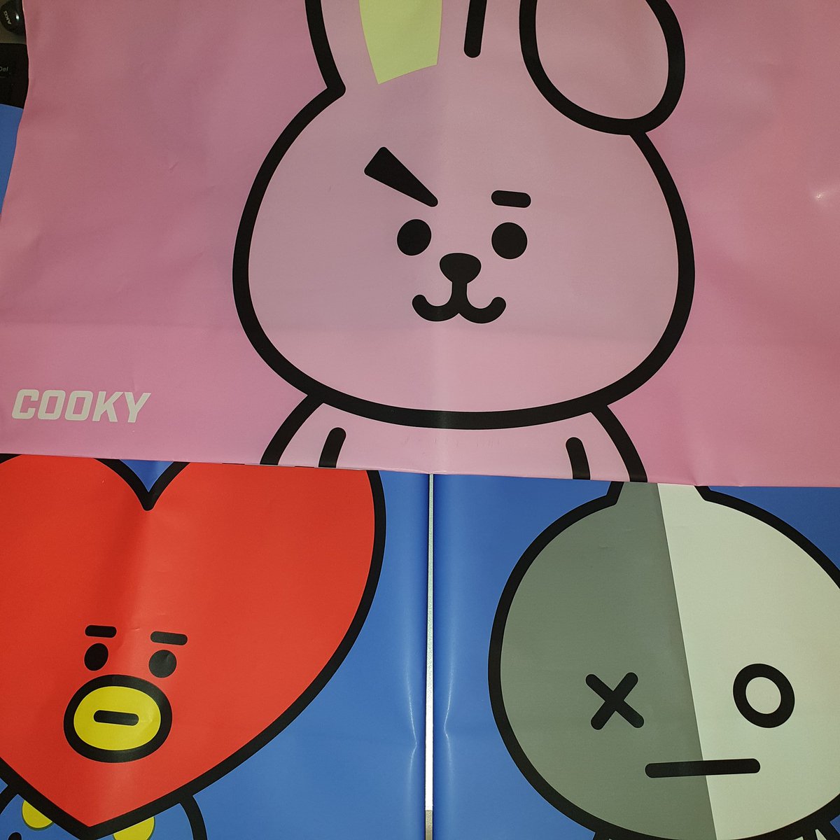 b_t___s___'s tweet photo. #Thanks_Gleaming
밍밍씨 랜박 잘받았는데..이러케 많아도 되는겁니까..? 너무 많아 완전 이쁜거만 있고..포카 도안 다 이쁘구 진짜 RJ스티커 넘 기여워ㅋㅋㅋㅋㅋㅋㅋ bt21 저거 뭐야 이름을 모르겠는데 3개씩이나 넣어주고 핀버튼도 짱이뻐ㅓ 고맙구 사랑해 알랍😘😘😘😘😘 https://t.co/IYb3FnlC2a