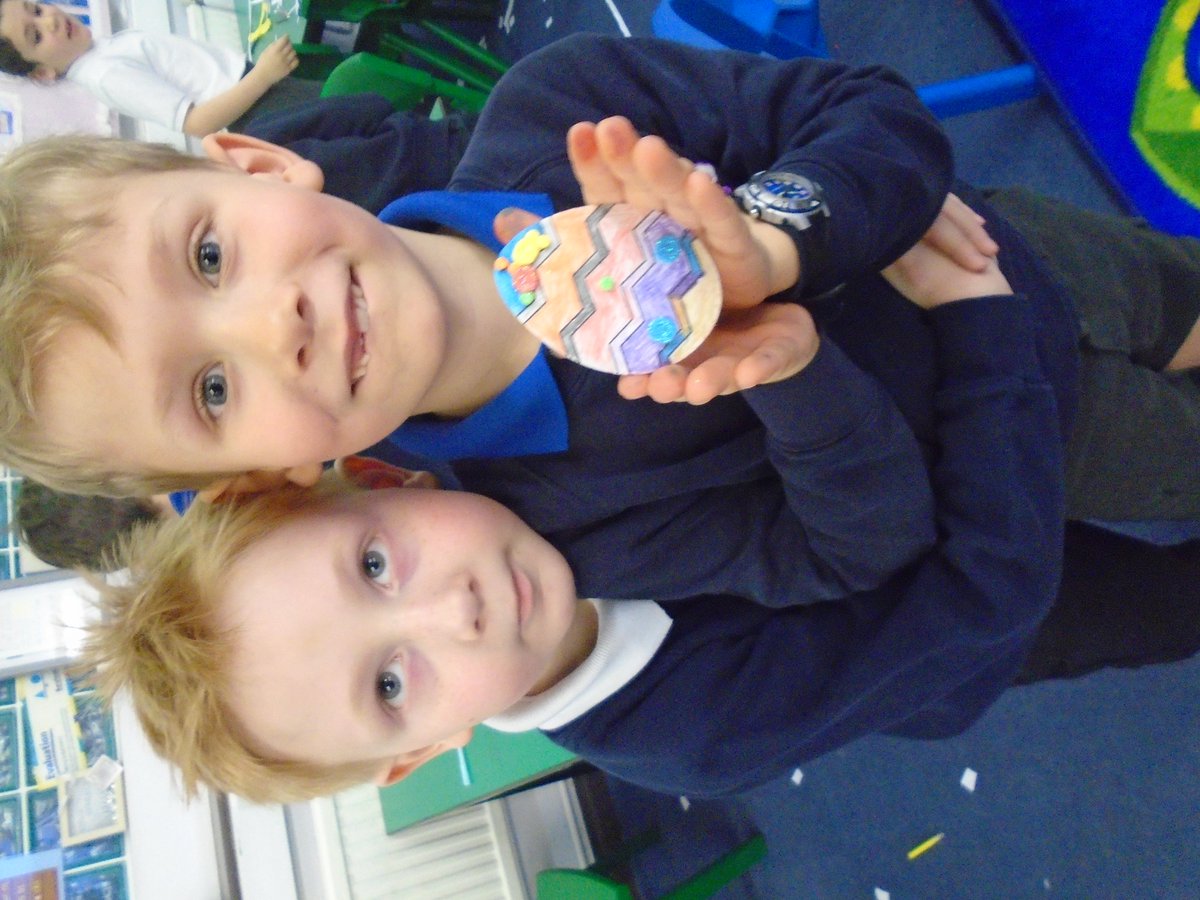 OWPScaterpillar's tweet photo. We have had a lovely time this morning. We have made a giant Easter paper chain, beautiful easter eggs, easter chicks and easter bunny cards. https://t.co/B17DTclfFv