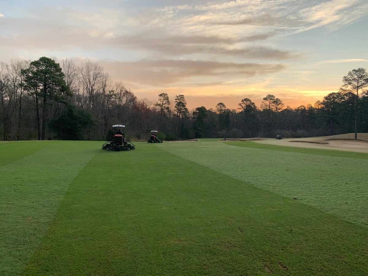 LMurphTurf's tweet image. What a beautiful morning! First cut of the year on fairways.