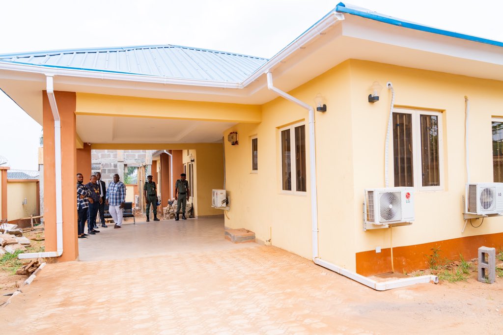 Delta State Government on Twitter: "Yesterday, during an official visit to  Delta State, Governor Aminu Tambuwal of Sokoto State commended Governor  Ifeanyi Okowa's administration for establishing isolation centers and  adopting measures to