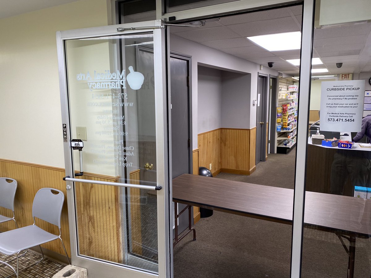 SEMORX's tweet image. Based on guidance from public health officials, we extended our intake &amp;amp; checkout areas at Medical Arts. Working hard to keep our team safe, so we can keep you safe. #SameService #SafeDistance #DriveThru #TryCurbsidePickup #WeDeliver