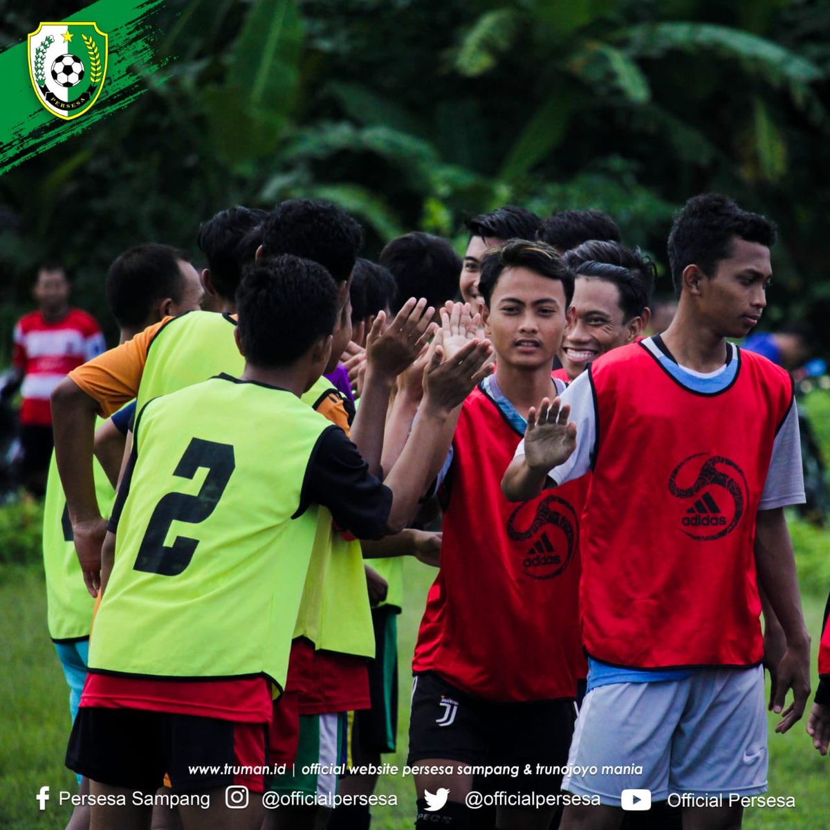 officialpersesa's tweet photo. Dok. Friendly Match Jum'at (20/03/20)
...
#persesaistimewa
#persesasaabiddeh
#salamsatretanan
#laskartrunojoyo
#persesasampang
#sampang
#madura
#liga3
#liga32020 https://t.co/sciRhc30jw