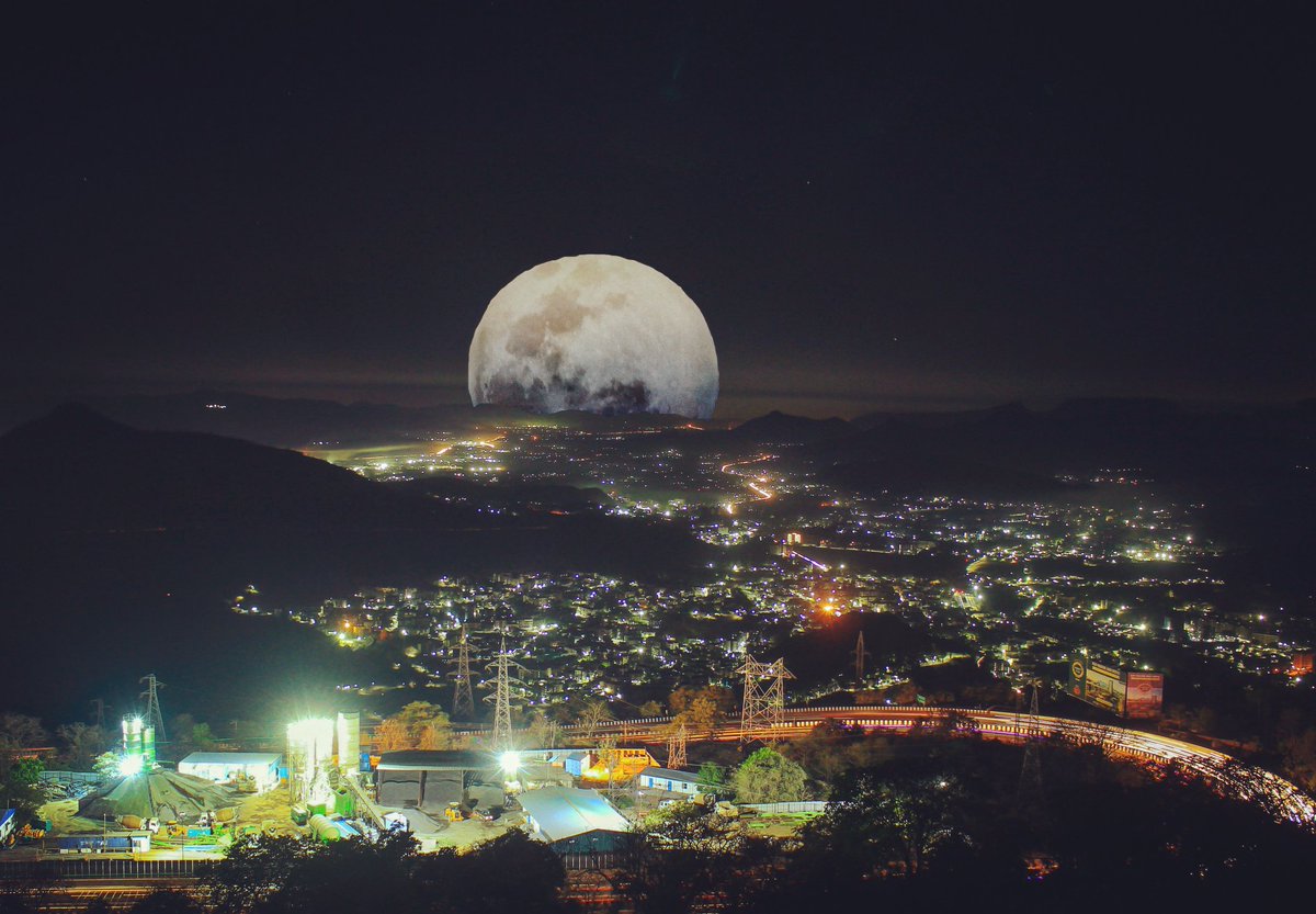 TheFindingNimo's tweet photo. Khopoli from Khandala
.
#capturedoncanon @Canon_India #editin @Photoshop https://t.co/BGq8MQYTIh