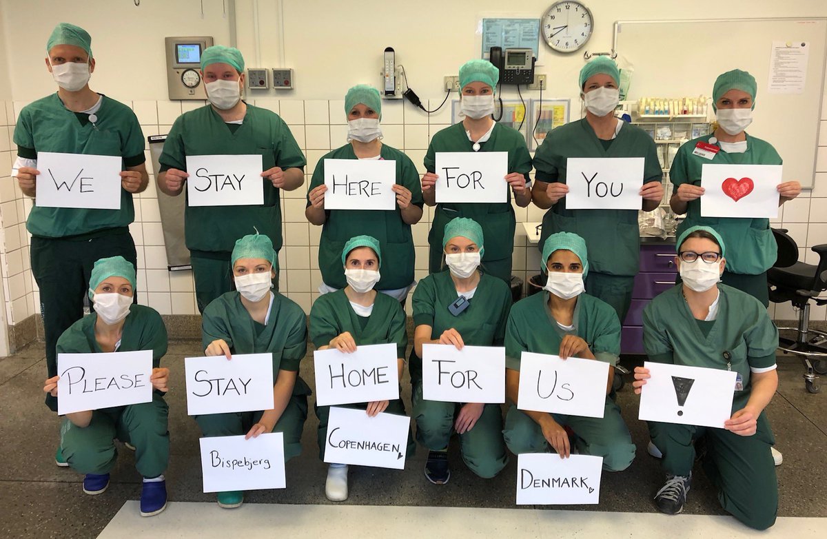 YngreLaeger's tweet photo. Budskabet er ikke til at tage fejl af fra de ansatte på anæstesiafdelingen på Bispebjerg #BlivHjemmeForOs #stayhomeforus #COVID19 https://t.co/DRaTZ9gYUm